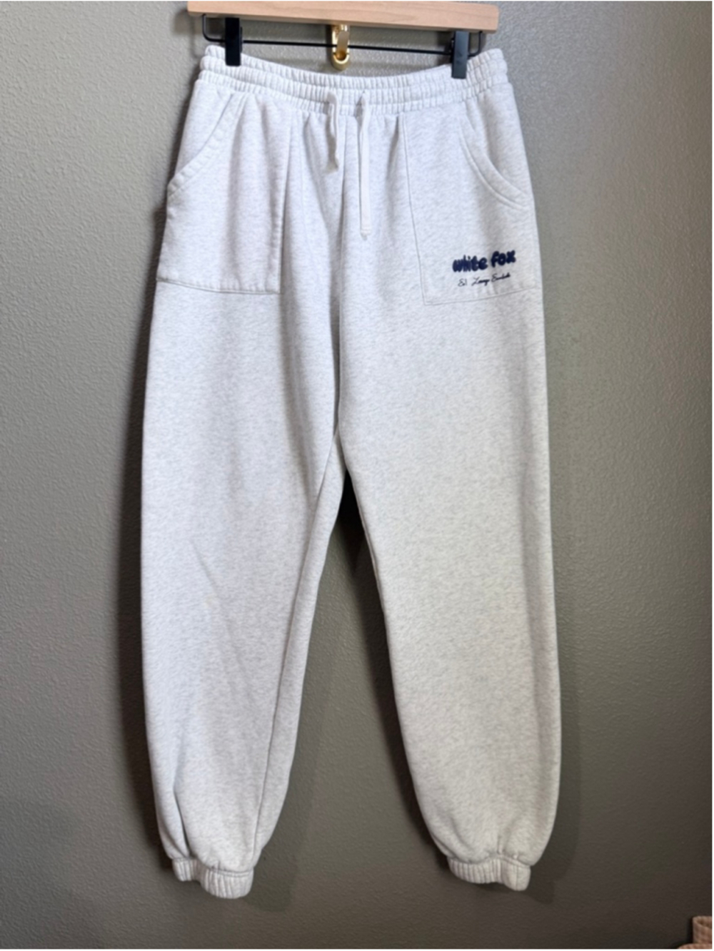 Women's White Fox Era 8 lounge, essentials Joggers M